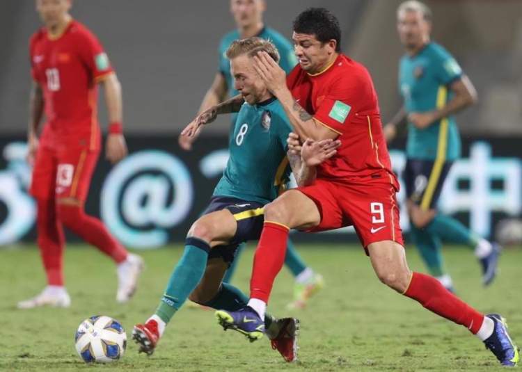 里维拉：10号位球员已经消失；莱奥非常出色应该让他安静踢球