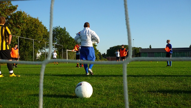 篮球湖人球员训练中展现惊人弹跳