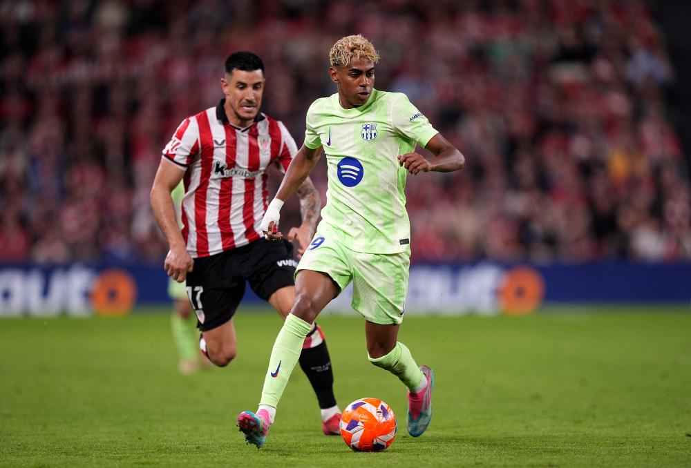 赫内斯：明年目标是德甲冠军；已准备庆祝活动？我们不想傲慢