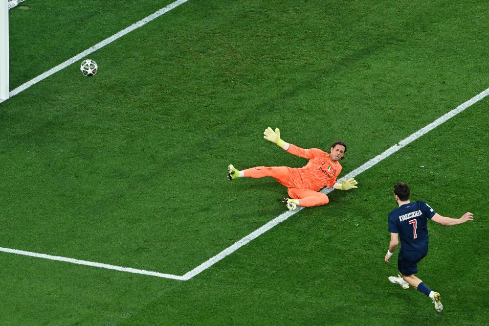 F1收官战正赛：维斯塔潘虽夺冠但无缘WDC；诺里斯加冕世界冠军